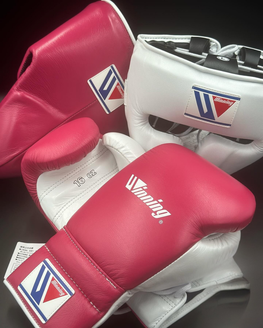 #WinningBoxingSet #BoxingGear #FitnessEssentials #TrainingEquipment #BoxingGloves #PunchingBag #HandWraps #BoxingTraining #GymLife #FitnessMotivation #BoxingSet #ChampionshipGear #KnockoutFitness #BoxingEquipment #WorkoutEssentials #SportsGear #FitnessInspiration #BoxingPassion #TrainingGear #AthleticPerformance