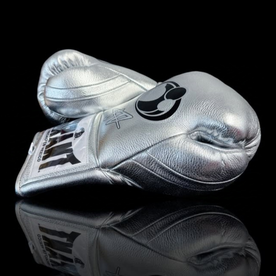 Personalized Grant Boxing Set,  silver grey Grant Boxing Gloves gymstero